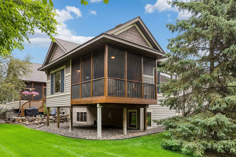 1354 Holly Avenue Oakdale, MN 55128