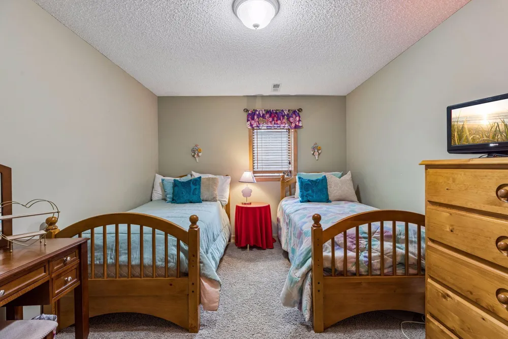1354 Holly Avenue Oakdale, MN 55128