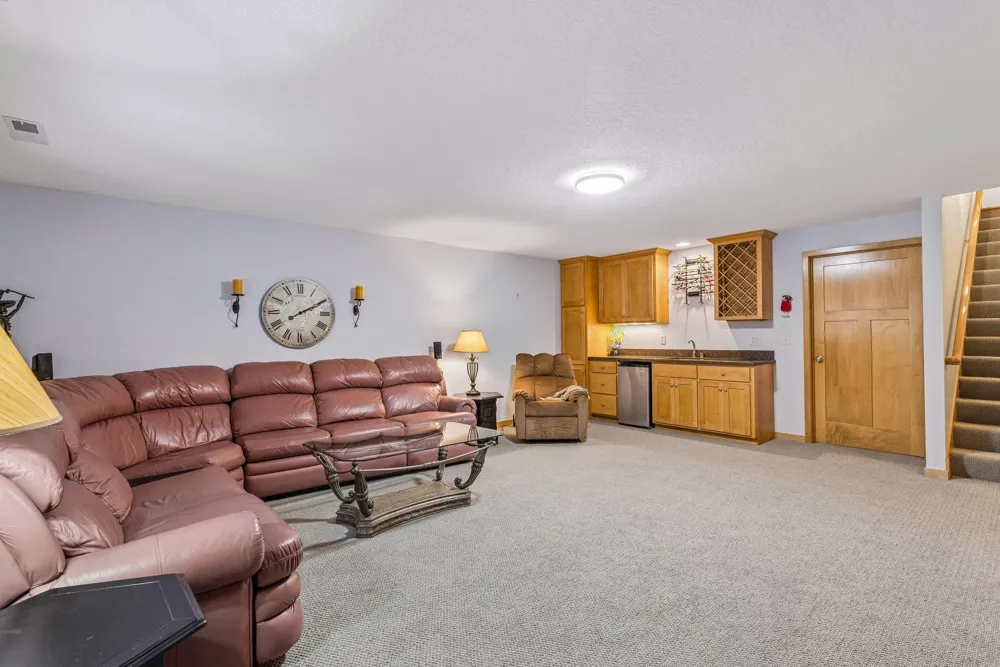 1354 Holly Avenue Oakdale, MN 55128