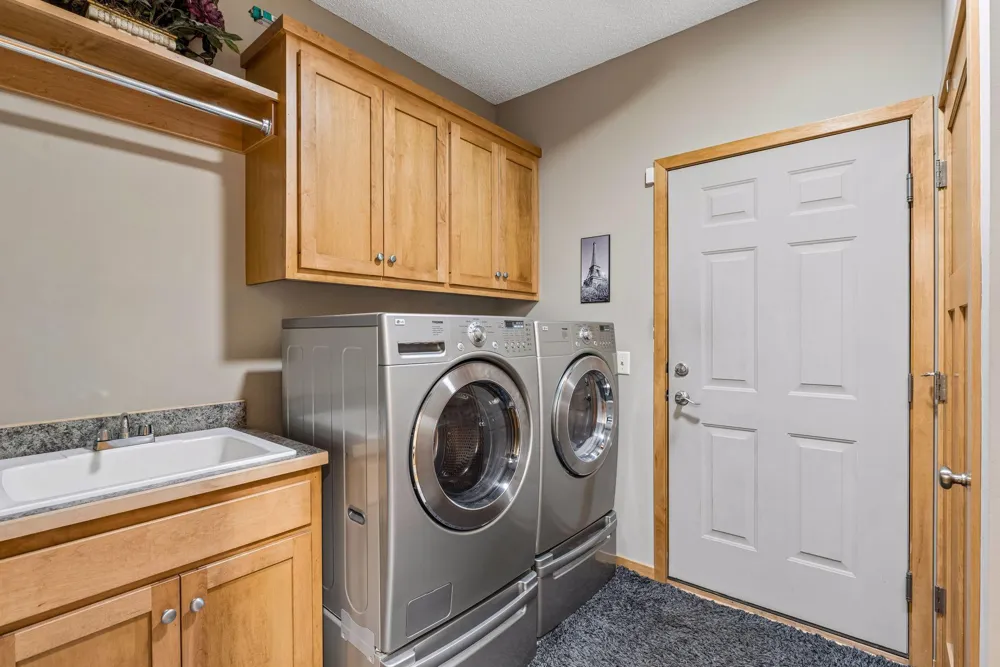1354 Holly Avenue Oakdale, MN 55128
