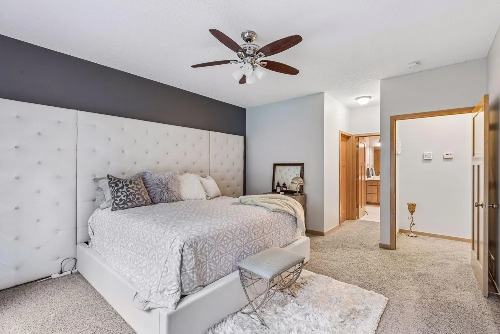 1354 Holly Avenue Oakdale, MN 55128