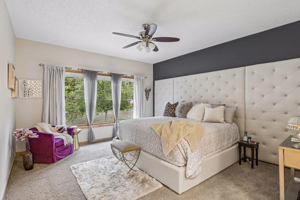 1354 Holly Avenue Oakdale, MN 55128