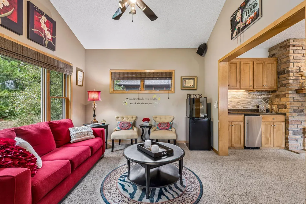 1354 Holly Avenue Oakdale, MN 55128
