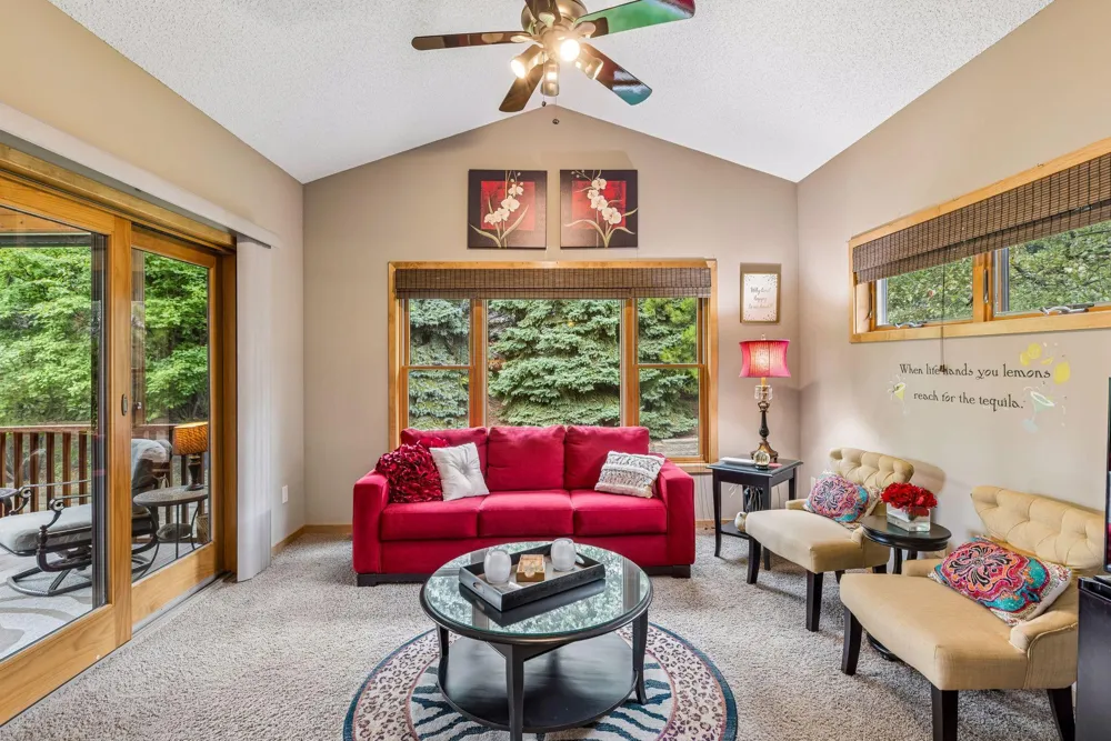 1354 Holly Avenue Oakdale, MN 55128
