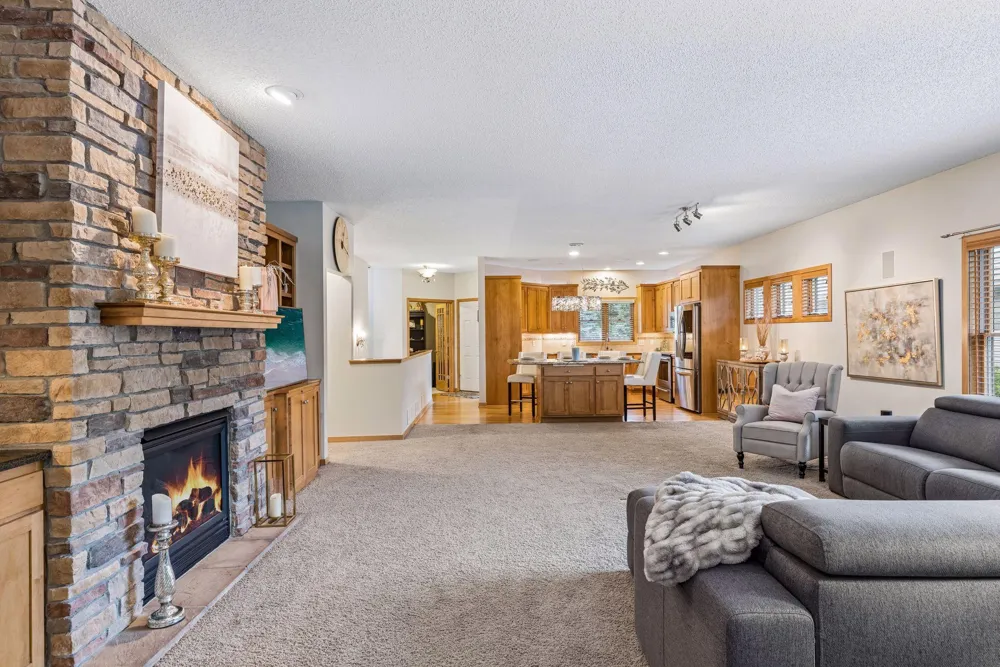 1354 Holly Avenue Oakdale, MN 55128