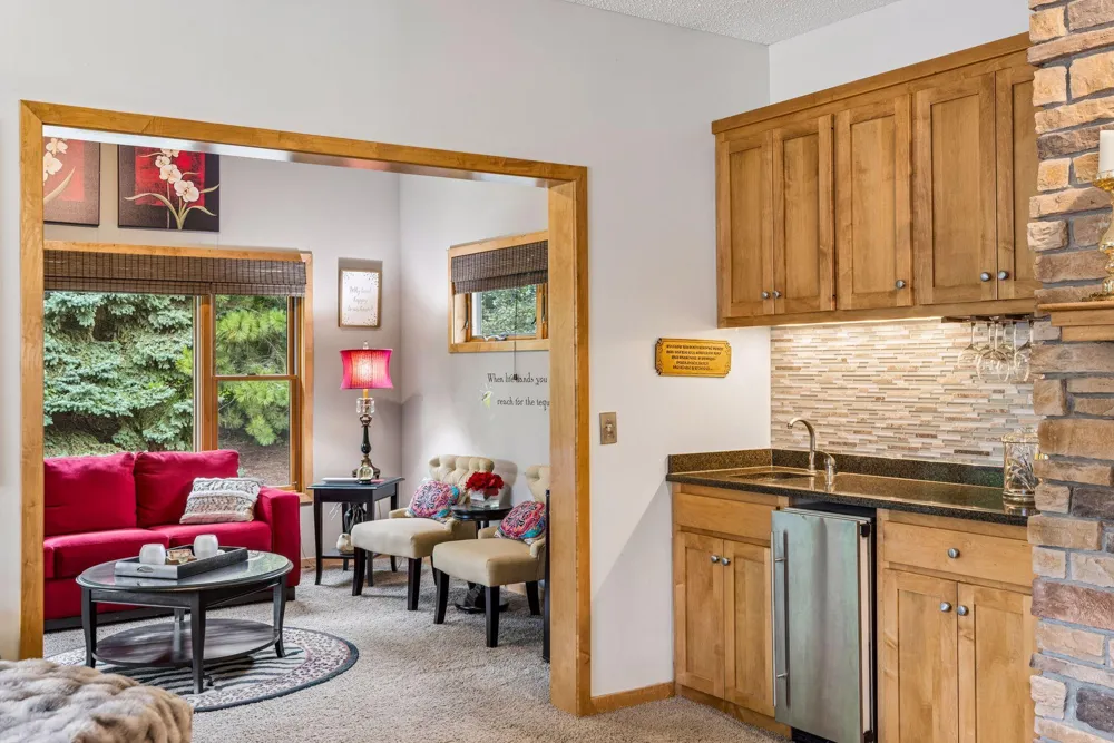 1354 Holly Avenue Oakdale, MN 55128