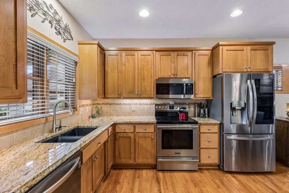 1354 Holly Avenue Oakdale, MN 55128