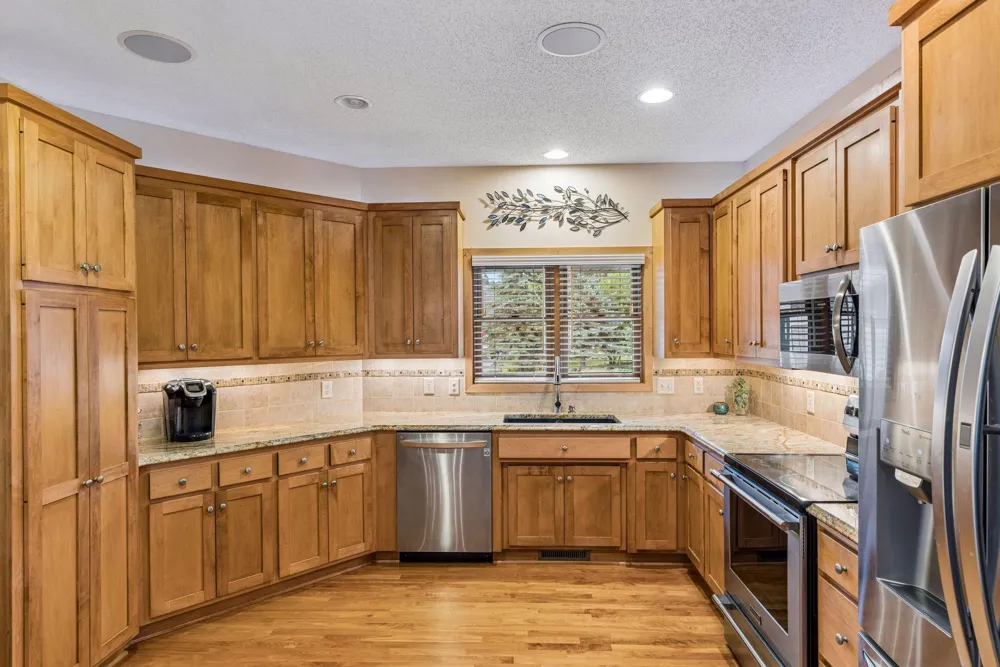 1354 Holly Avenue Oakdale, MN 55128