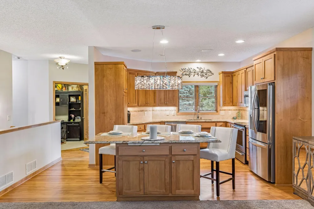 1354 Holly Avenue Oakdale, MN 55128