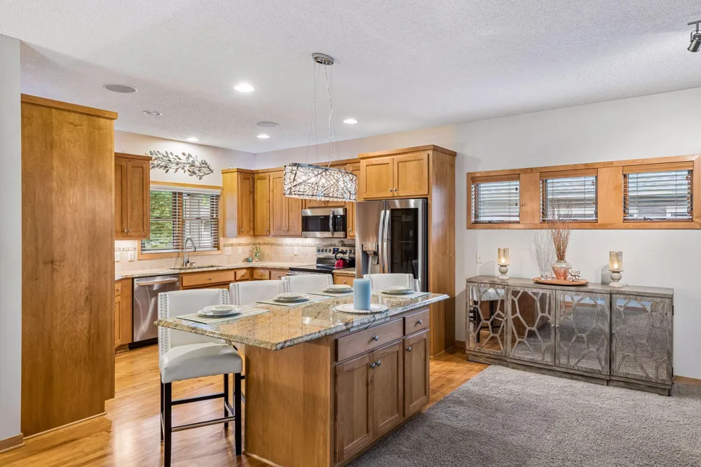 1354 Holly Avenue Oakdale, MN 55128