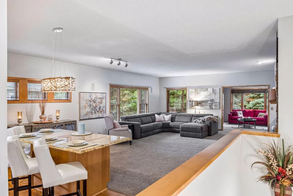1354 Holly Avenue Oakdale, MN 55128