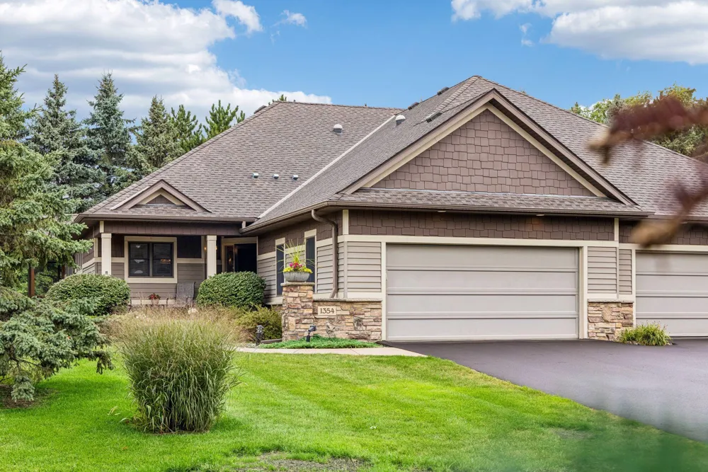 1354 Holly Avenue Oakdale, MN 55128