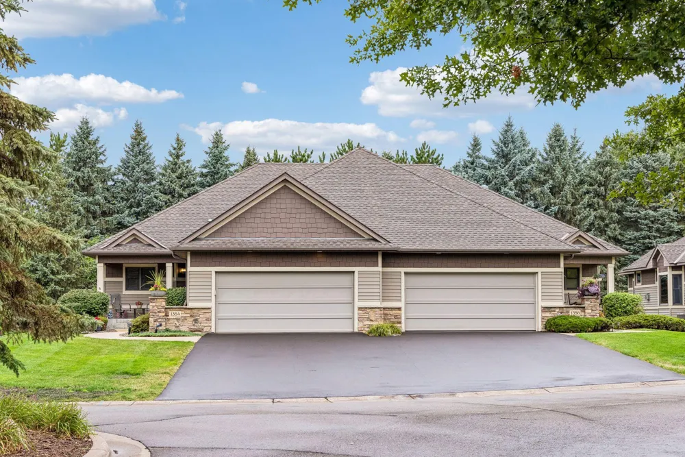 1354 Holly Avenue Oakdale, MN 55128