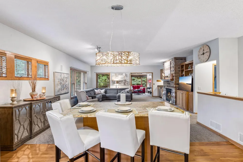 1354 Holly Avenue Oakdale, MN 55128