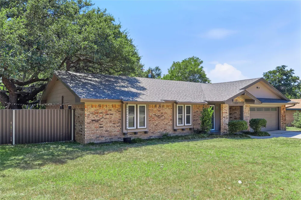 1709 Broadmoor Drive Brownwood, TX 76801