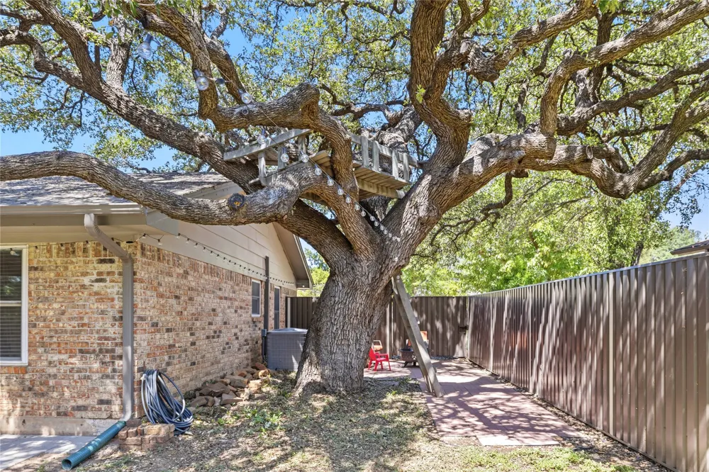 1709 Broadmoor Drive Brownwood, TX 76801
