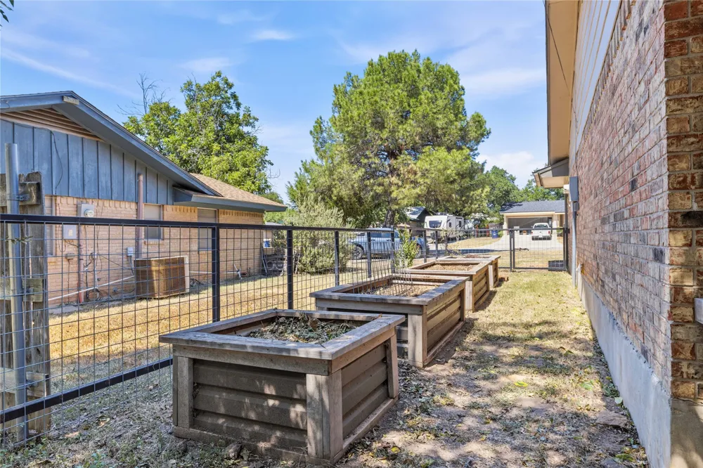 1709 Broadmoor Drive Brownwood, TX 76801