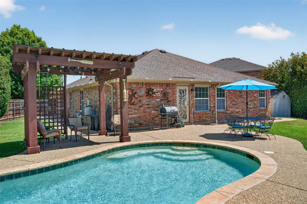 2151 Van Zandt Drive Grand Prairie, TX 75052