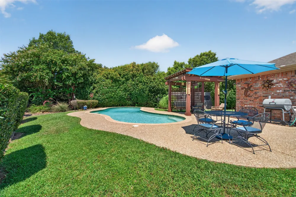 2151 Van Zandt Drive Grand Prairie, TX 75052