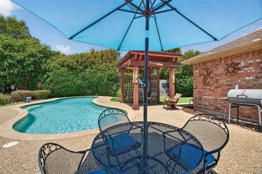 2151 Van Zandt Drive Grand Prairie, TX 75052