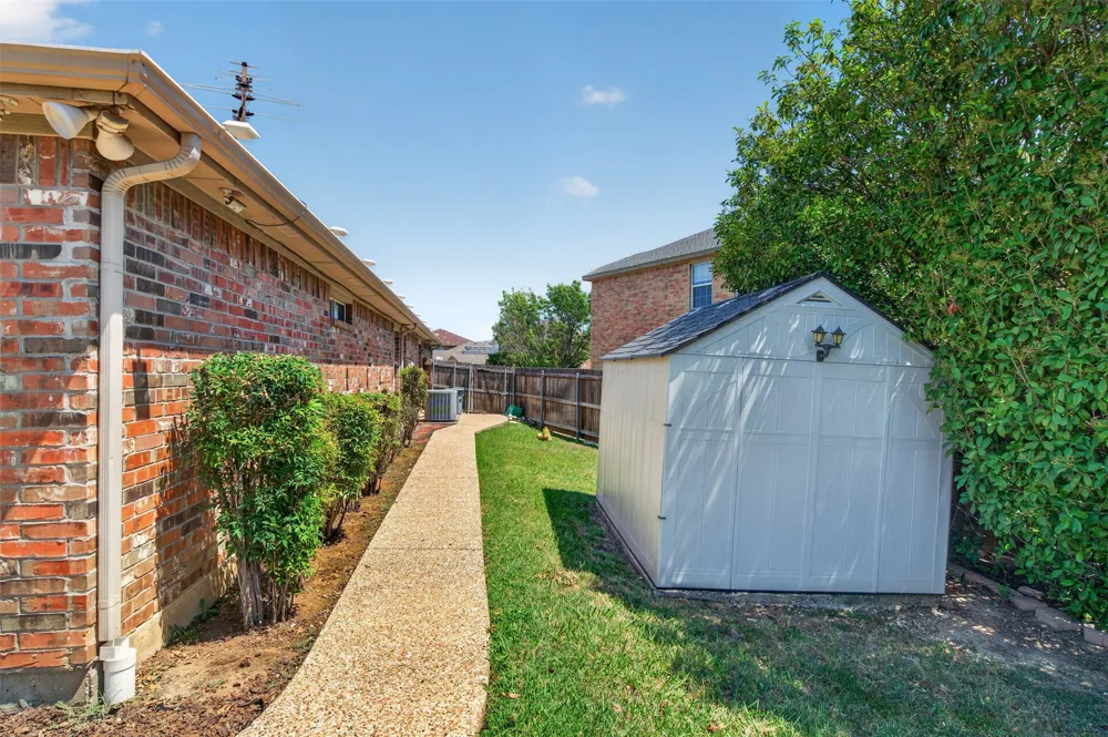 2151 Van Zandt Drive Grand Prairie, TX 75052