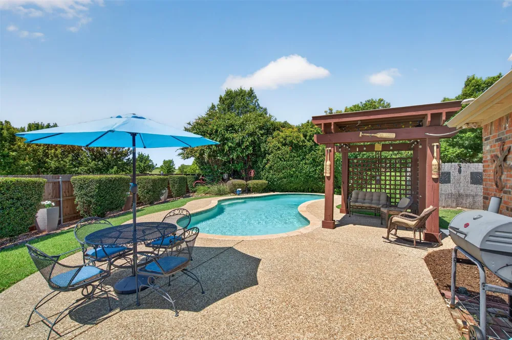 2151 Van Zandt Drive Grand Prairie, TX 75052
