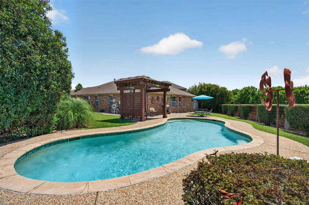 2151 Van Zandt Drive Grand Prairie, TX 75052