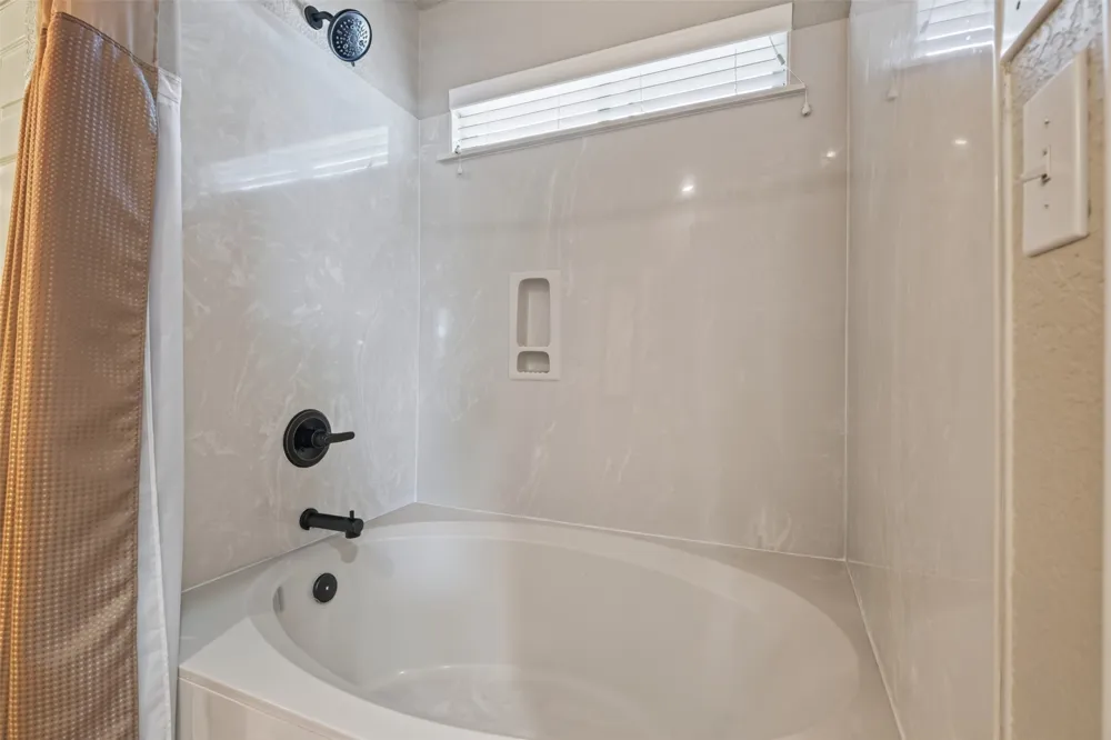 2151 Van Zandt Drive Grand Prairie, TX 75052