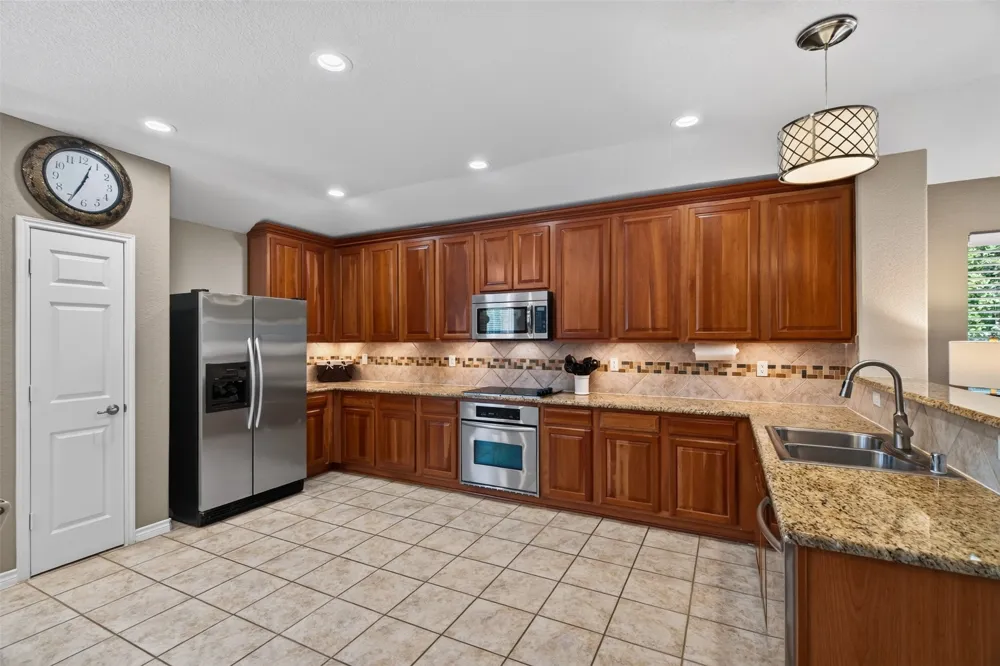 2151 Van Zandt Drive Grand Prairie, TX 75052