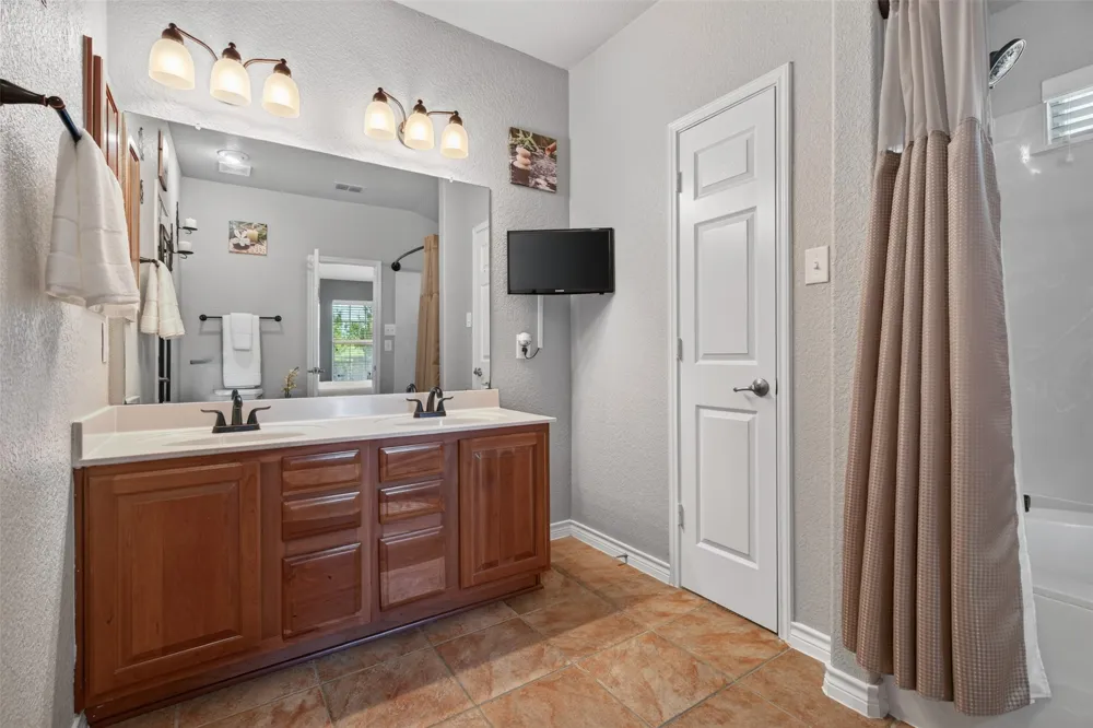 2151 Van Zandt Drive Grand Prairie, TX 75052
