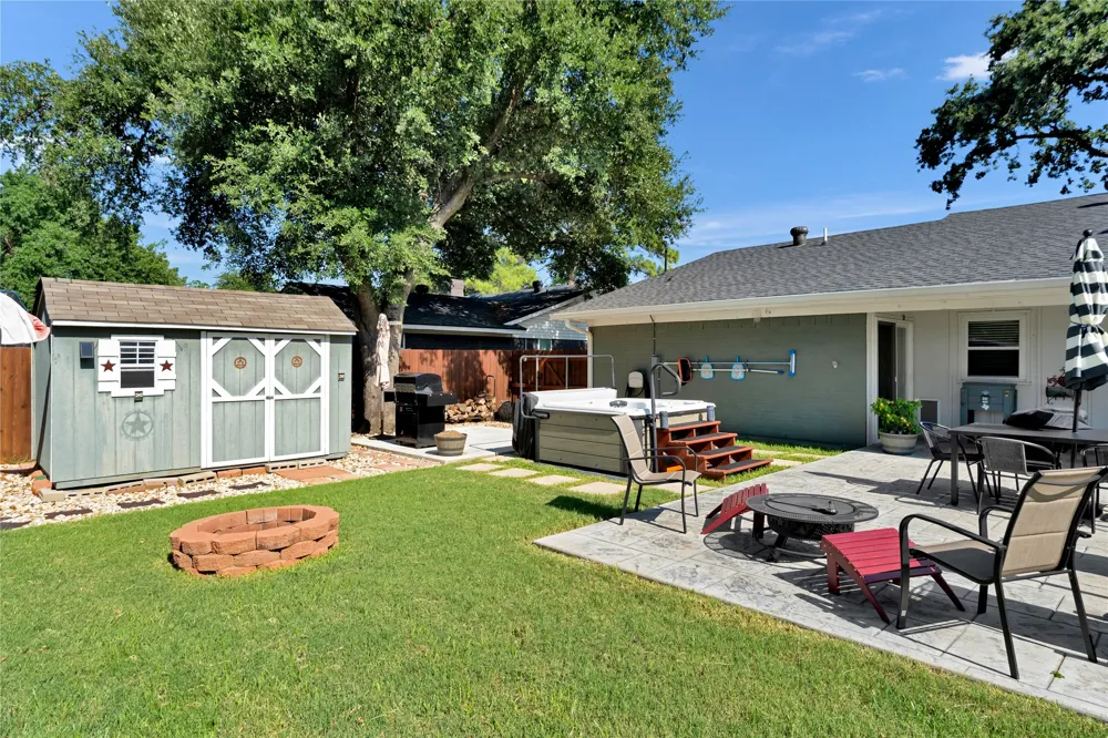 2012 Chattanooga Drive Bedford, TX 76022