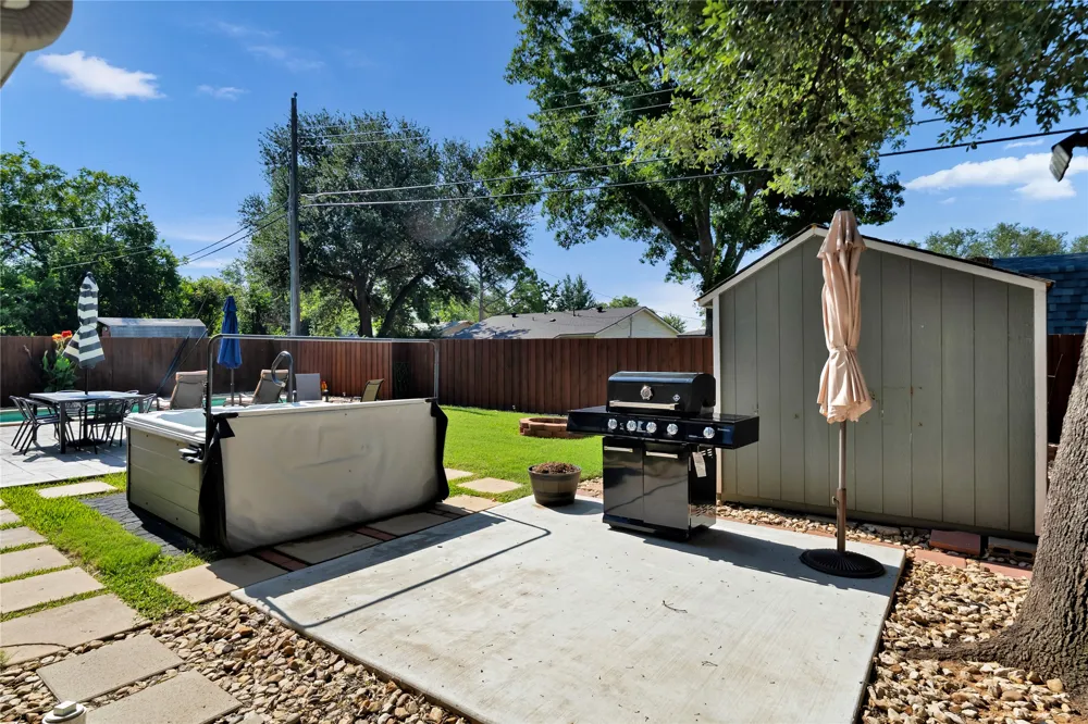 2012 Chattanooga Drive Bedford, TX 76022