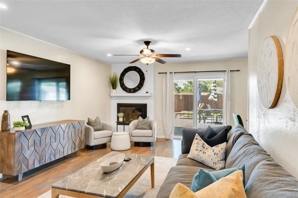 2012 Chattanooga Drive Bedford, TX 76022