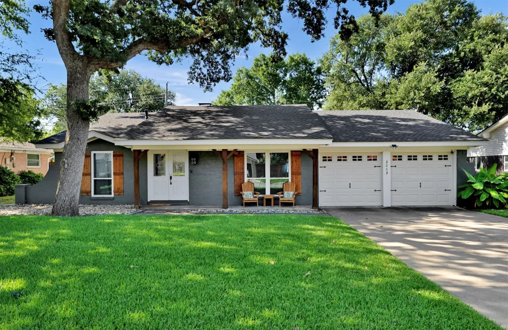 2012 Chattanooga Drive Bedford, TX 76022