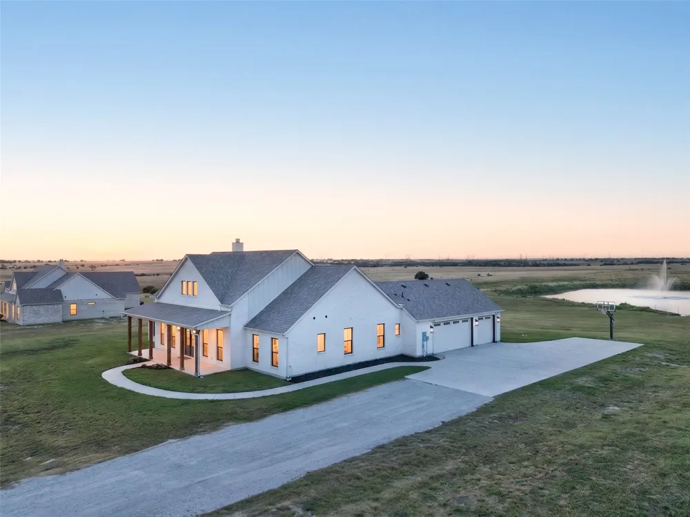 10978 Gregory Road Sanger, TX 76266