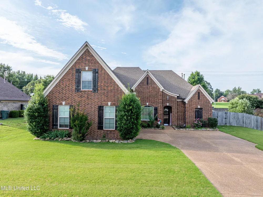 1668 Farindale Cove Nesbit, MS 38651