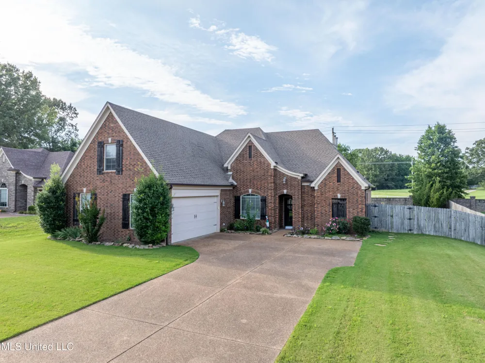 1668 Farindale Cove Nesbit, MS 38651