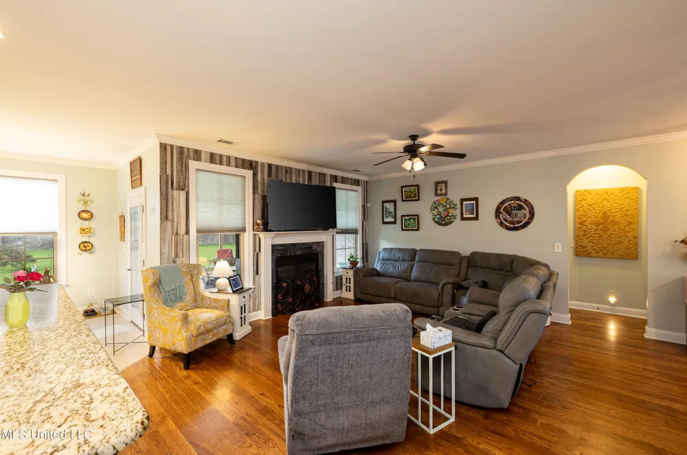 1668 Farindale Cove Nesbit, MS 38651