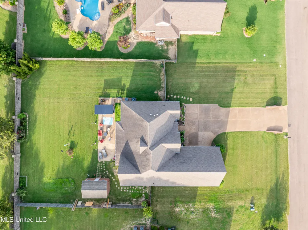 1668 Farindale Cove Nesbit, MS 38651