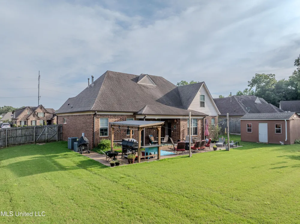 1668 Farindale Cove Nesbit, MS 38651