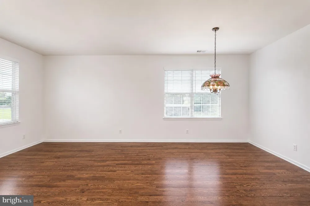 3 E DEHART AVENUE Clayton, NJ 08312