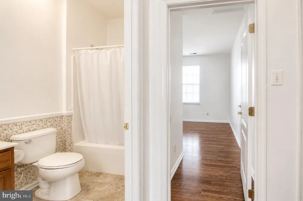 3 E DEHART AVENUE Clayton, NJ 08312