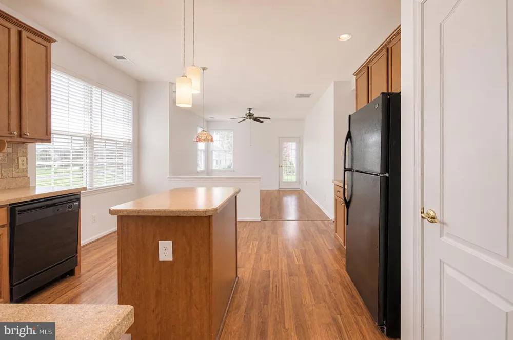 3 E DEHART AVENUE Clayton, NJ 08312