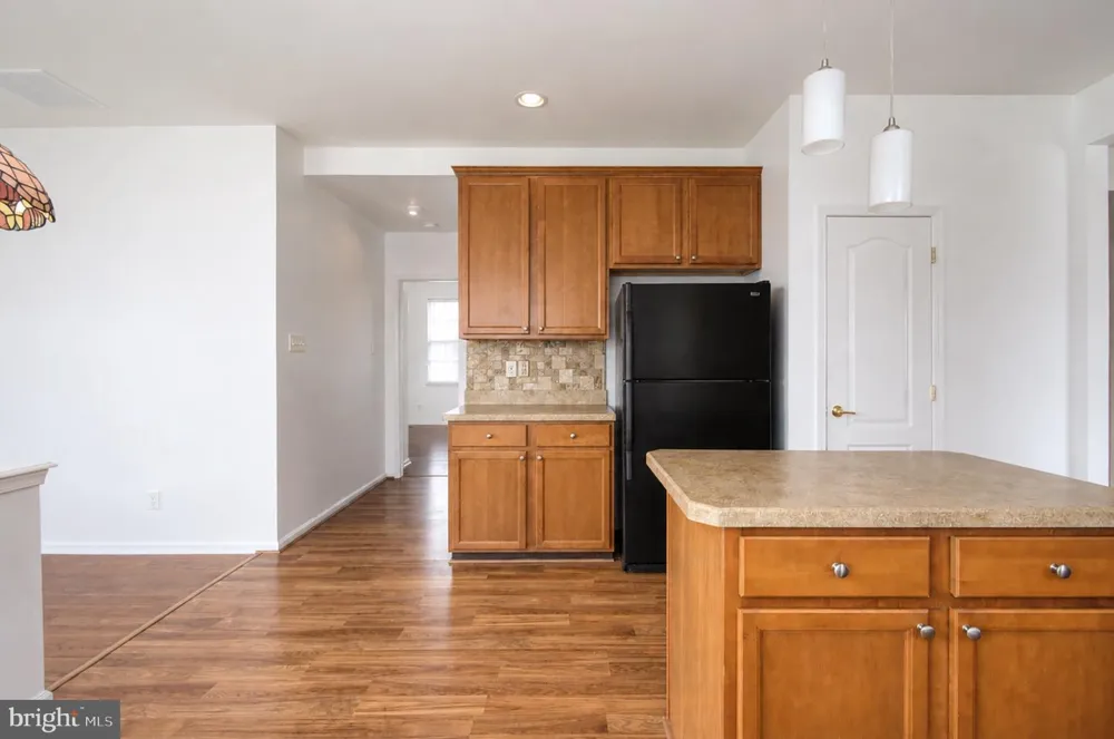3 E DEHART AVENUE Clayton, NJ 08312