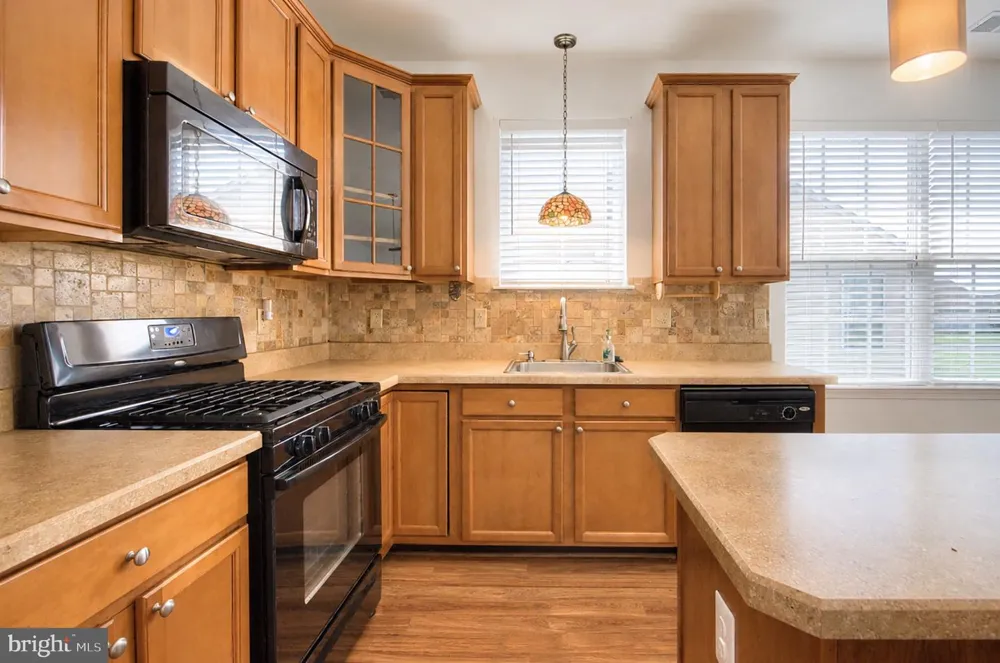 3 E DEHART AVENUE Clayton, NJ 08312