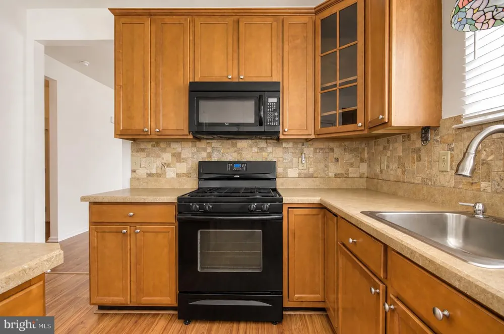 3 E DEHART AVENUE Clayton, NJ 08312