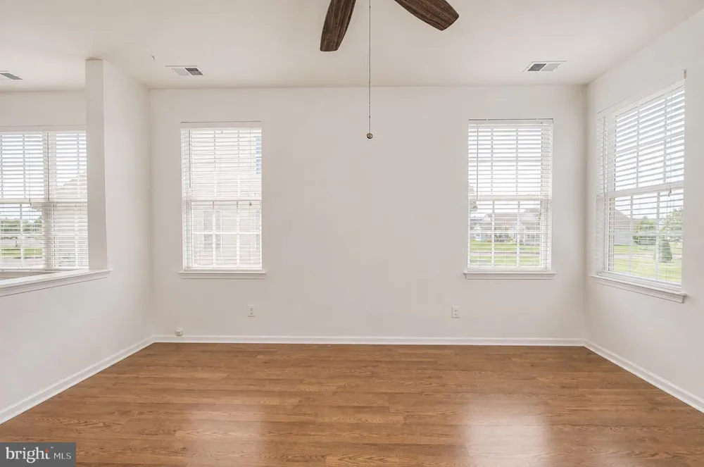 3 E DEHART AVENUE Clayton, NJ 08312