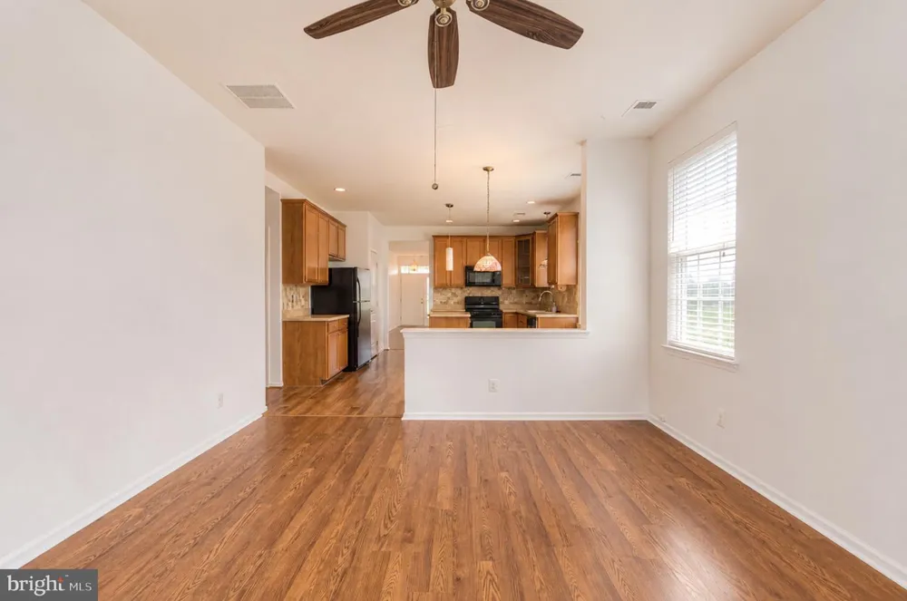 3 E DEHART AVENUE Clayton, NJ 08312