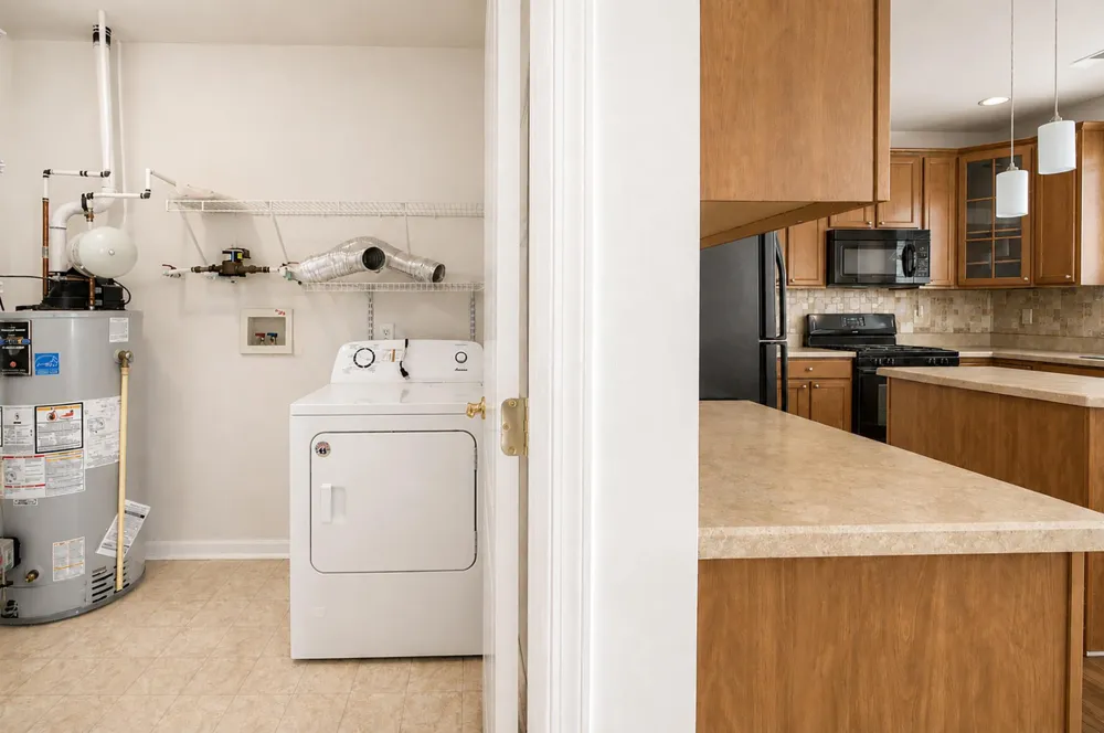 3 E DEHART AVENUE Clayton, NJ 08312