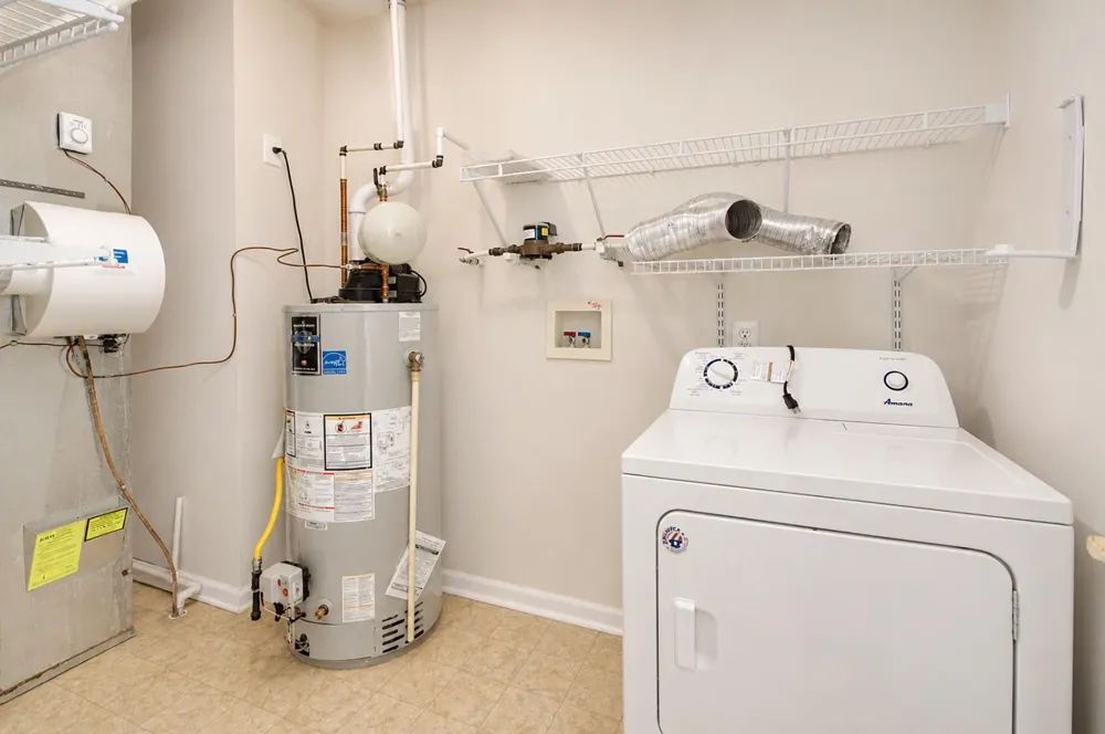 3 E DEHART AVENUE Clayton, NJ 08312